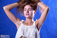 Model with nice tits Model with nice tits