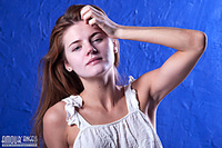 Model with nice tits Model with nice tits