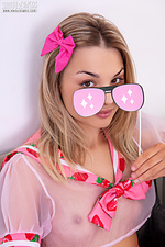 Stunning naked cutie Stunning naked cutie