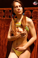 Slim passionate bitch is showing off. Slim passionate bitch is showing off.