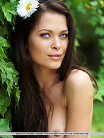 Naked russian girl met art bomb girls Naked russian girl met art bomb girls