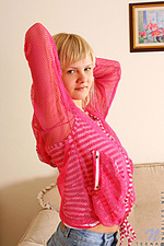 Daily art photo of young girls Daily art photo of young girls