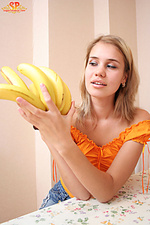 Breathtaking girl with bananas Breathtaking girl with bananas