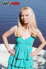 Blonde model shows her beautiful body in glamour porn pics Blonde model shows her beautiful body in glamour porn pics